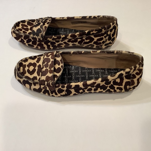 Vionic 356 Larrun Calf Hair Loafers Size 7 Leopard Print Slip On Shoes - Picture 1 of 6